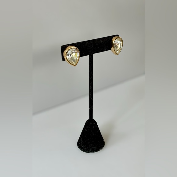Vintage Swarovski Signed S.A.L Teardrop Crystal Gold-Tone Stud Earrings - Picture 6 of 10